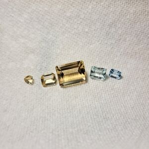 5 loose gemstones